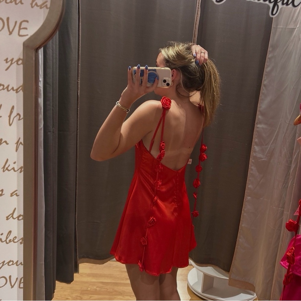 Elegant Red Sleeveless Dress